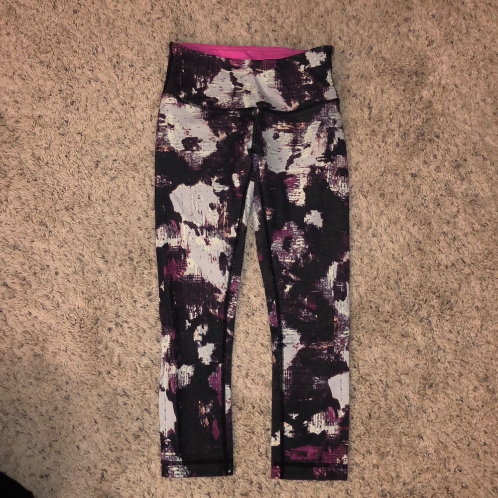 WUNDER UNDER LULULEMON CROPPED PATTERNED LEGGINGS